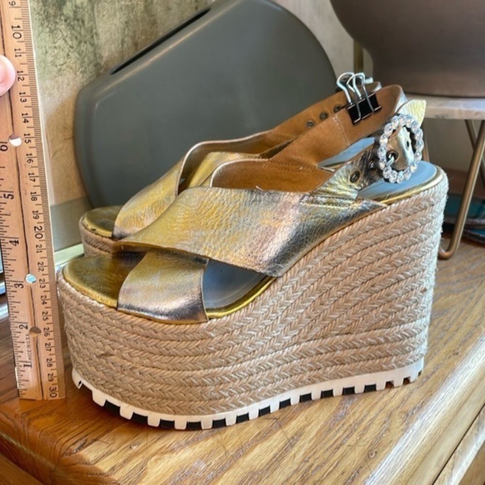 🐾 Marc Jacobs platform distressed gold leather espadrilles w rhinestone buckles